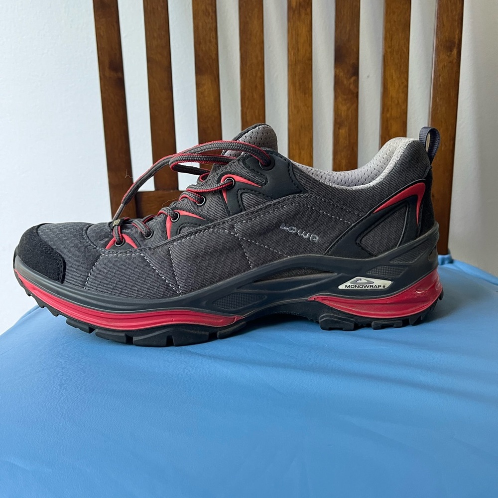 Lowa 
Ferrox GTX Lo Hiking Shoes - Women's size 10